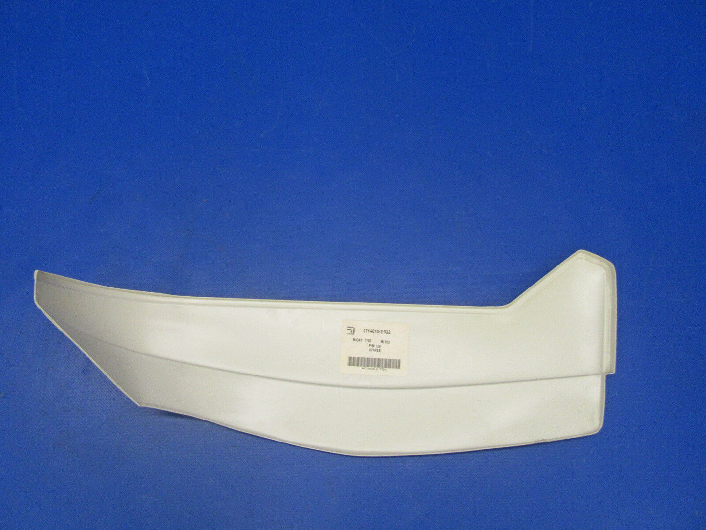 Cessna Seat Bottom Trim Cream Plastic P/N 0714010-2-532 (0518-251)