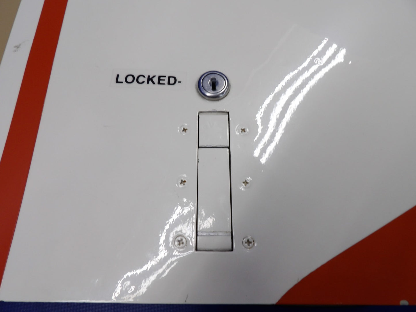 Beech 95 Travel Baggage Door w/ Key 35-410070-93, 95-420015-169 (0226-2032)8