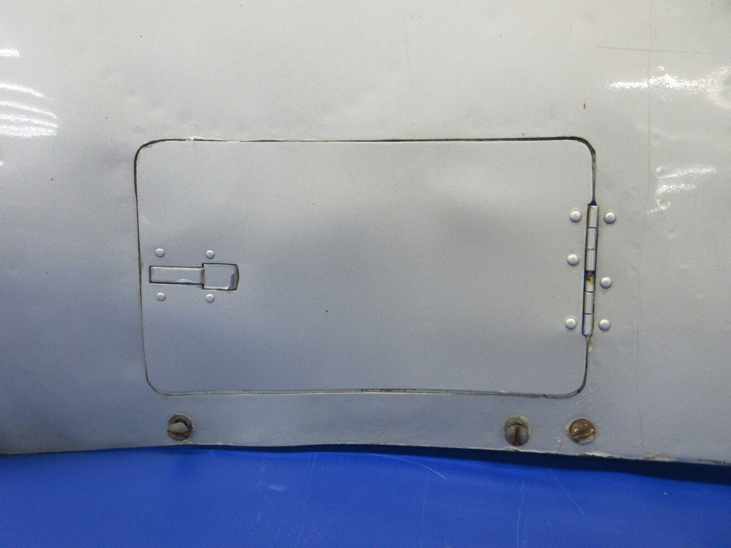 Bell 47J-2 Helicopter Fuselage Cowl LH P/N 47-340-207-225 (1124-1416)