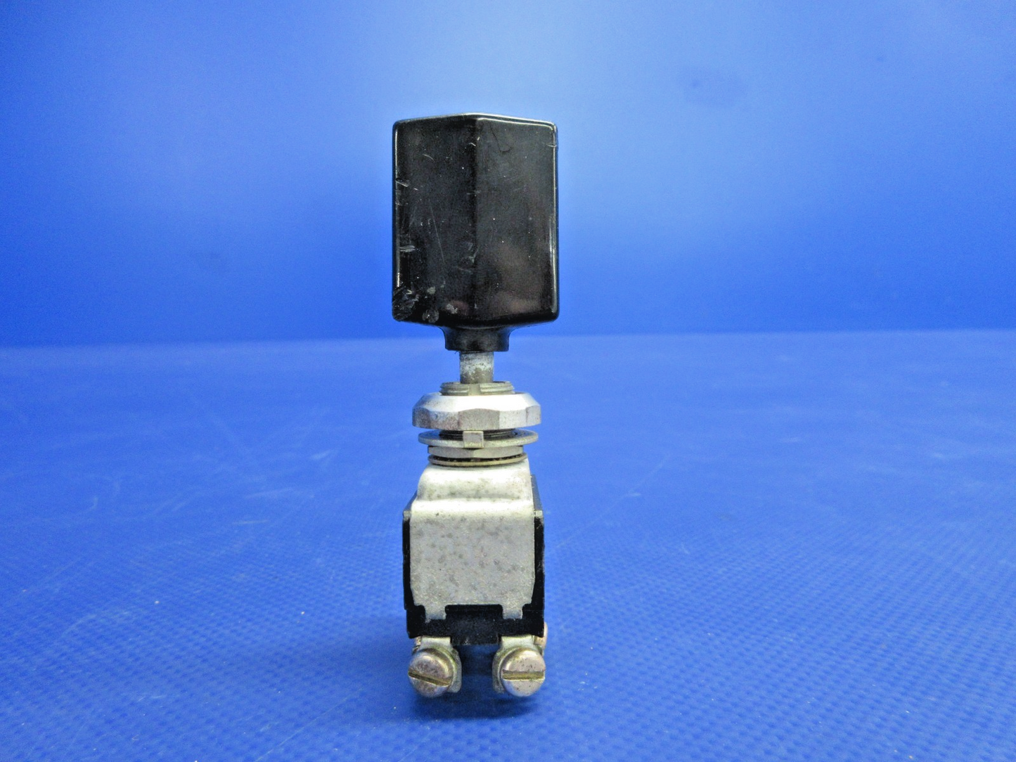 Cessna 172 / 172M Flap Position Switch P/N MS25201-5 (0826-725)0