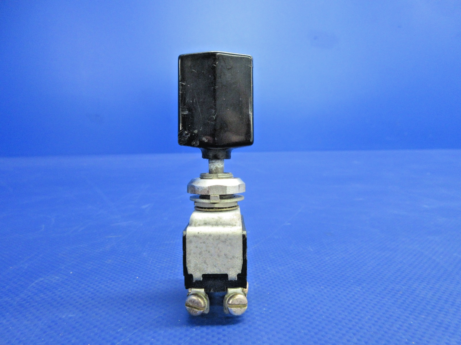 Cessna 172 / 172M Flap Position Switch P/N MS25201-5 (0826-725)0