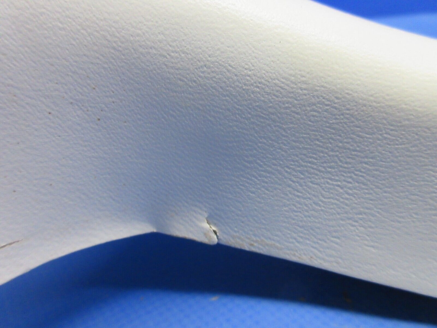Piper PA-23-250 Aztec Window Moulding Front LH & RH 16527-05 & -02 (0624-875)