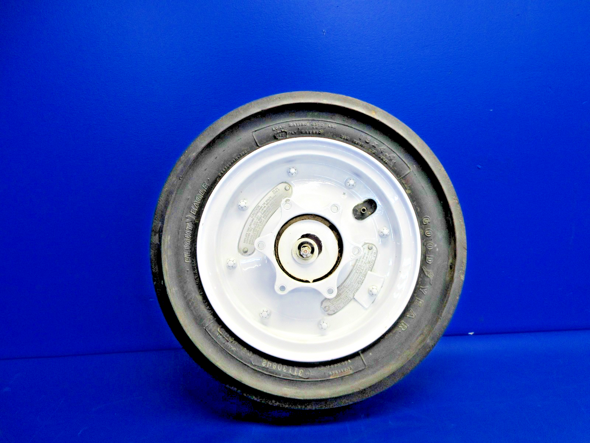 B.F. Goodrich Main Wheel 18 x 4.4 Type VII P/N 3-999 (0926-2165)0