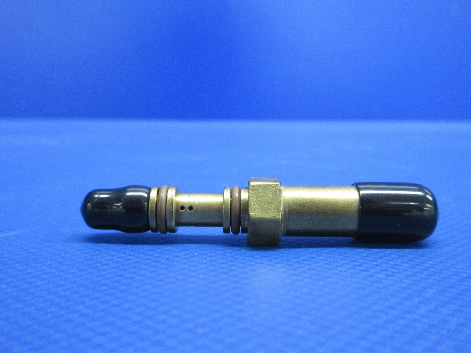 Continental 520 Fuel Injector Nozzles P/N GT14D LOT OF 6 (0124-1256)3
