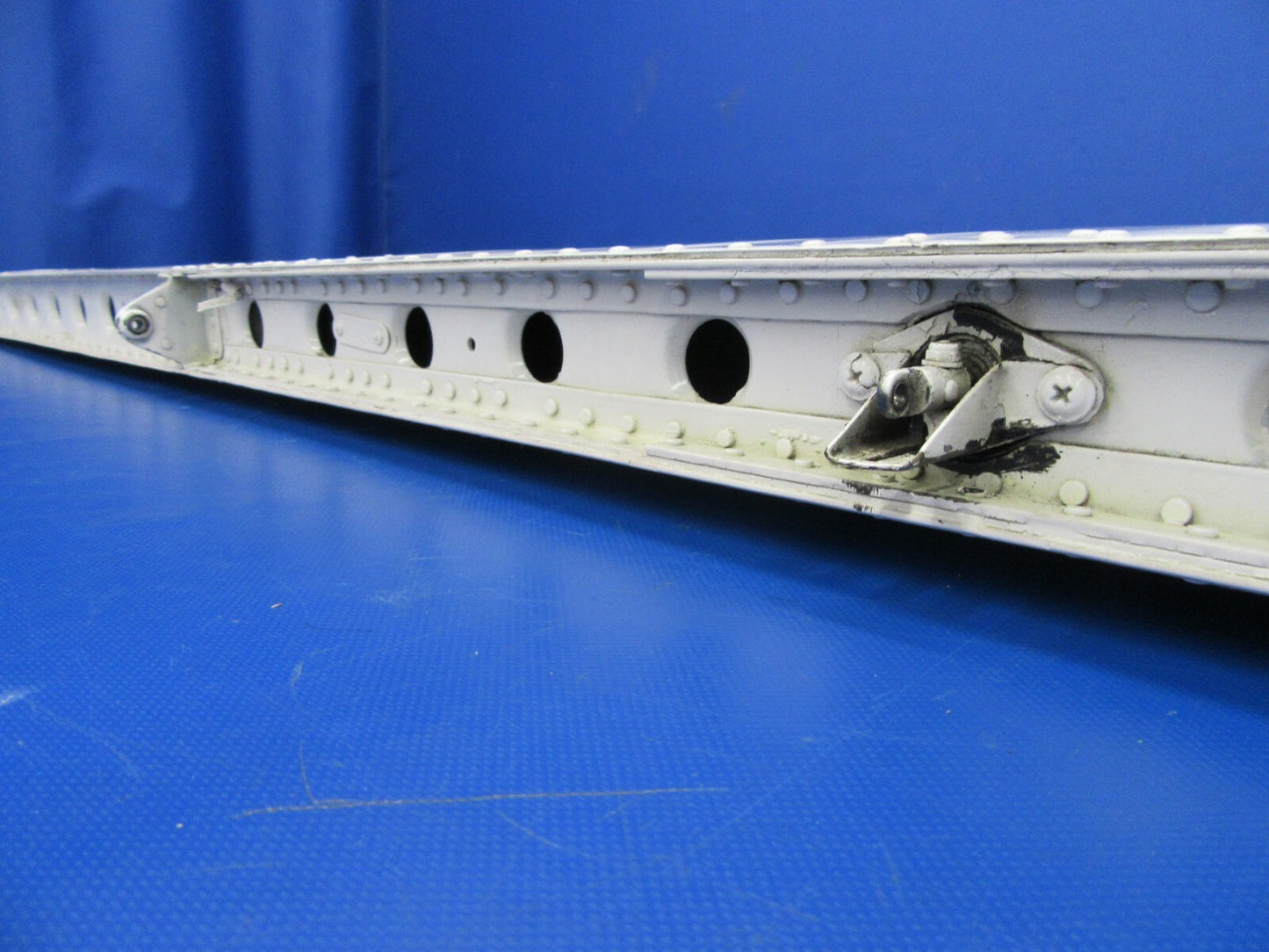Beech Baron 55 RH Horizontal Stabilizer P/N 95-620010-624 (1019-322)9