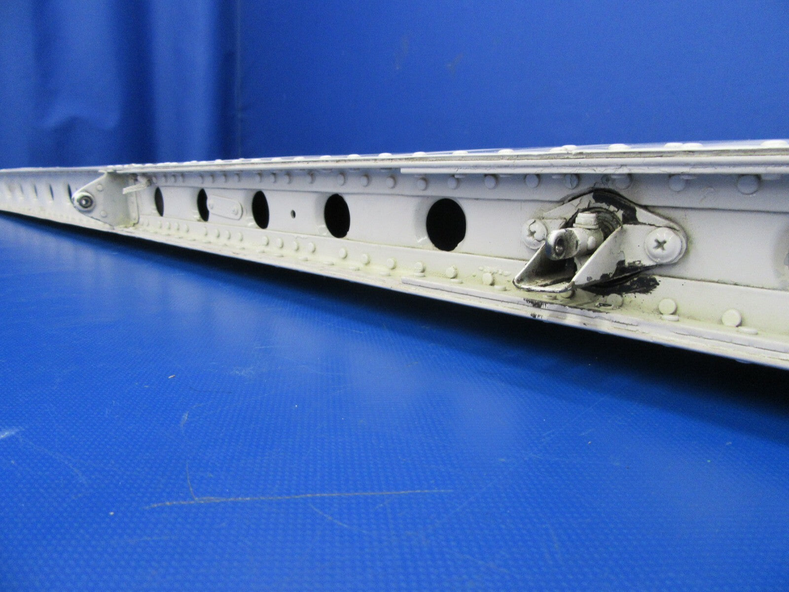 Beech Baron 55 RH Horizontal Stabilizer P/N 95-620010-624 (1019-322)9