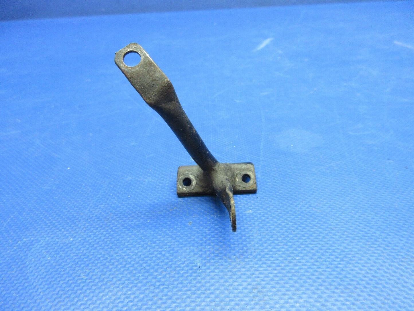 Piper PA-23-250 Aztec Control Cable Bracket P/N 69546-00 (1024-1217)