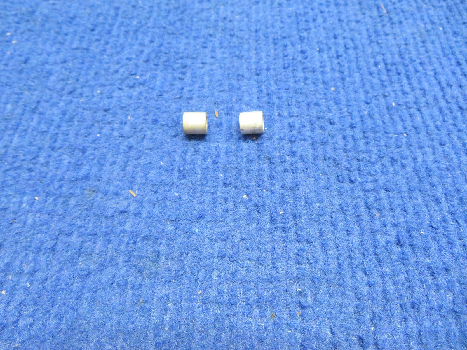 Cessna Bushing P/N 0432013-1 LOT OF 2 NOS (0622-15)4