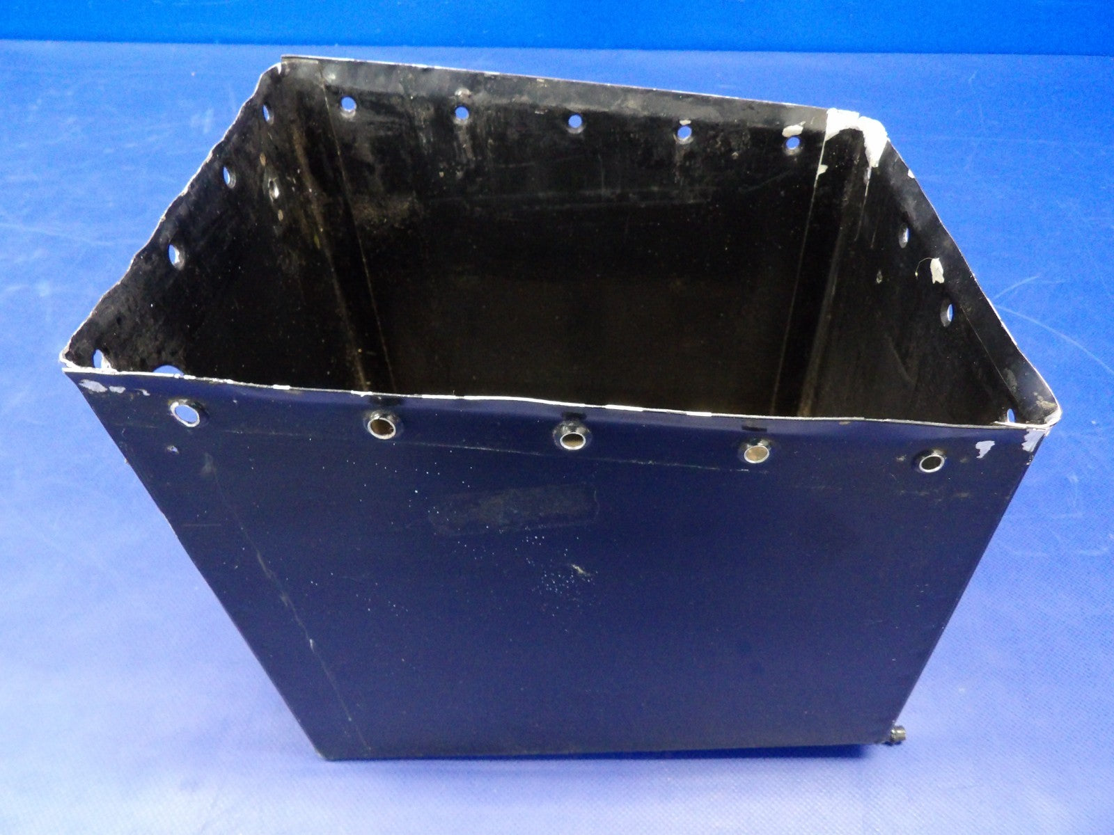 Cessna 421 LH Battery Box for 24V Battery P/N 5011144-1 (0726-1223)4