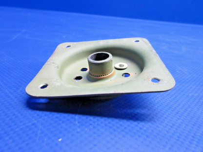 Cessna 172 / 172M Cabin Door Handle Shaft Plate P/N 0413195-5 (0926-863)6