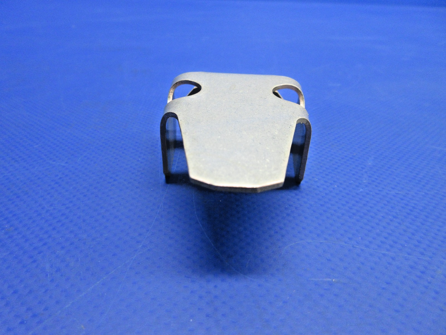 Cirrus SR20 / SR22 Vertical Top Hinge P/N 20101-007 LOT OF 2 NOS (0326-1011)9