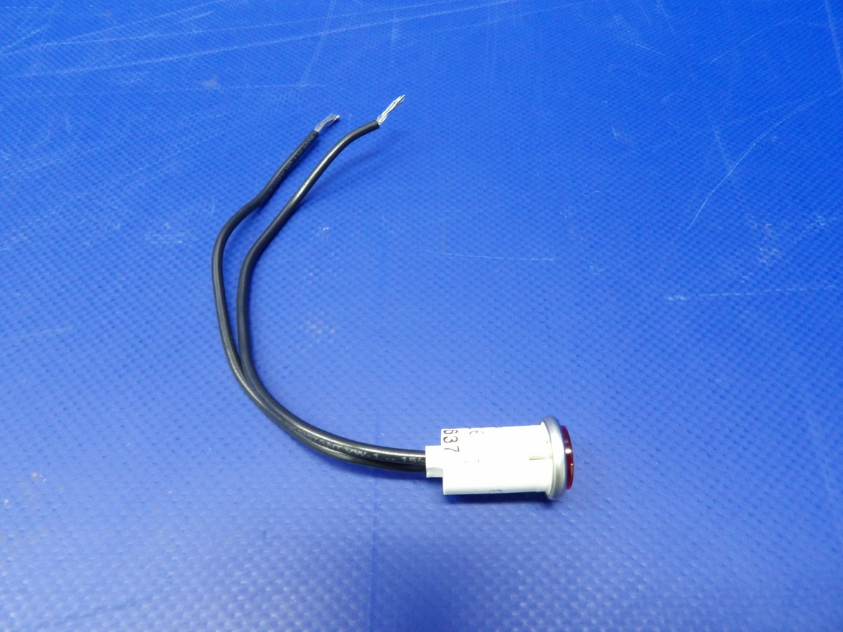 Cirrus SR20 / SR22 Indicator Light (Red) P/N 23023-106 NOS (0426-1414)7