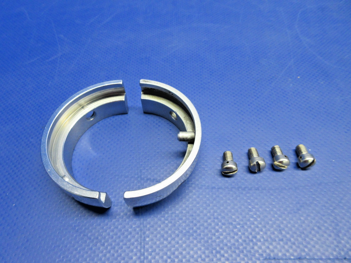 Beech Travel Air Control Arm Retainer Upper & Lower P/N 35-524238-4 (0326-824)2