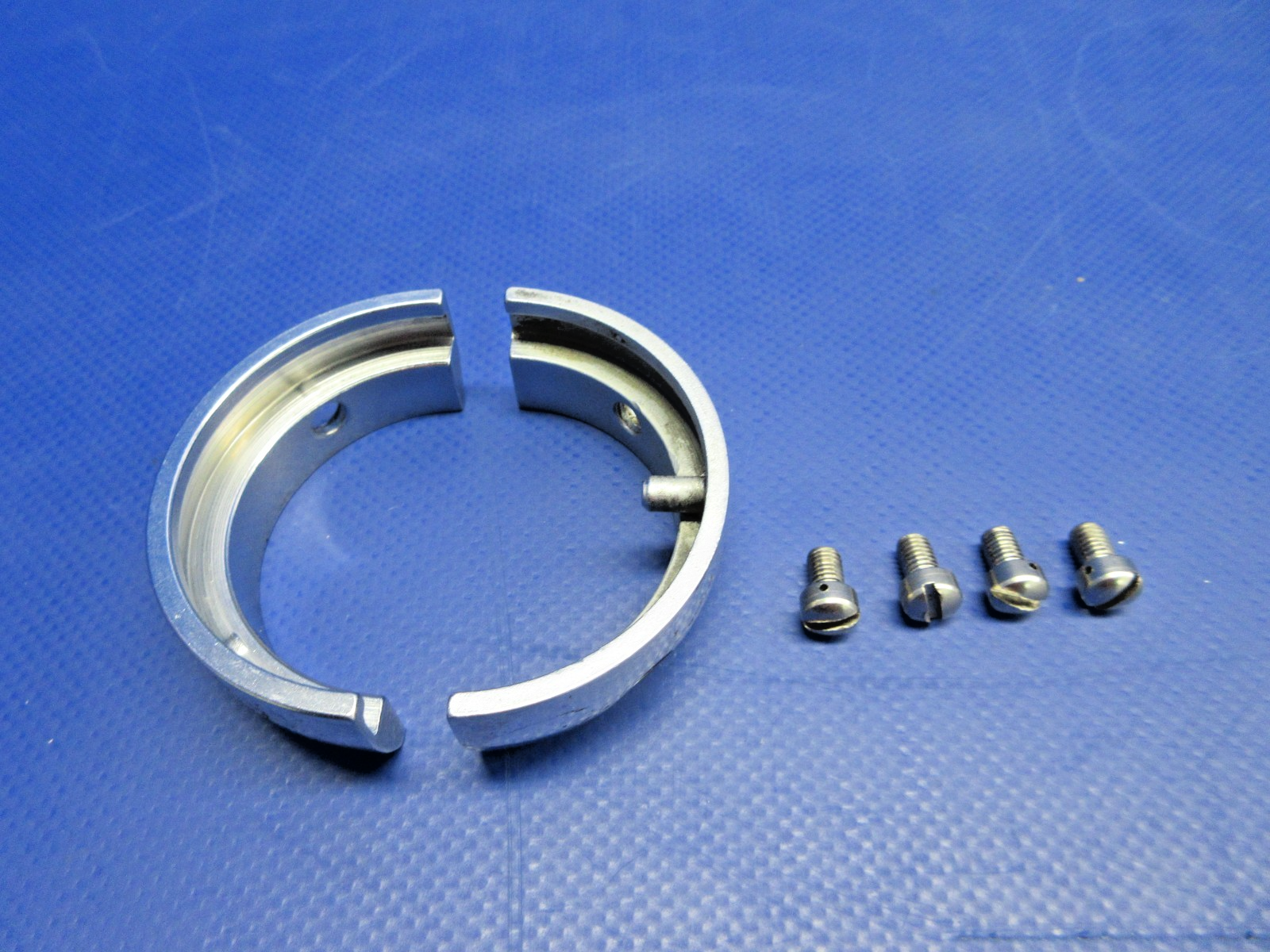 Beech Travel Air Control Arm Retainer Upper & Lower P/N 35-524238-4 (0326-824)2