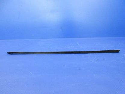 Piper PA-28-181 Pilot Center Window Retainer Bottom & Sides 76264-00 (1224-2043)