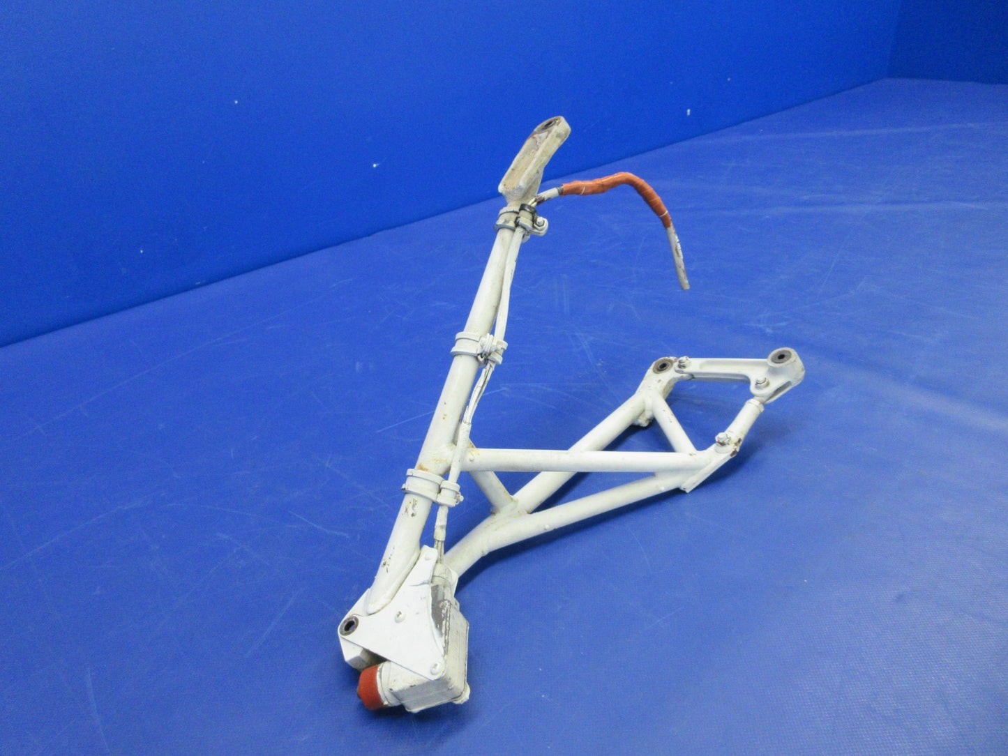 Cessna 310 / 310I Nose Gear Drag Brace Truss P/N 0842000-70 (0326-960)1