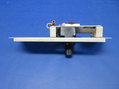 Beech Edo-Aire Mitchell Pitch Servo Assy w/ Bracket P/N 1C373-4-454 (0524-1886)