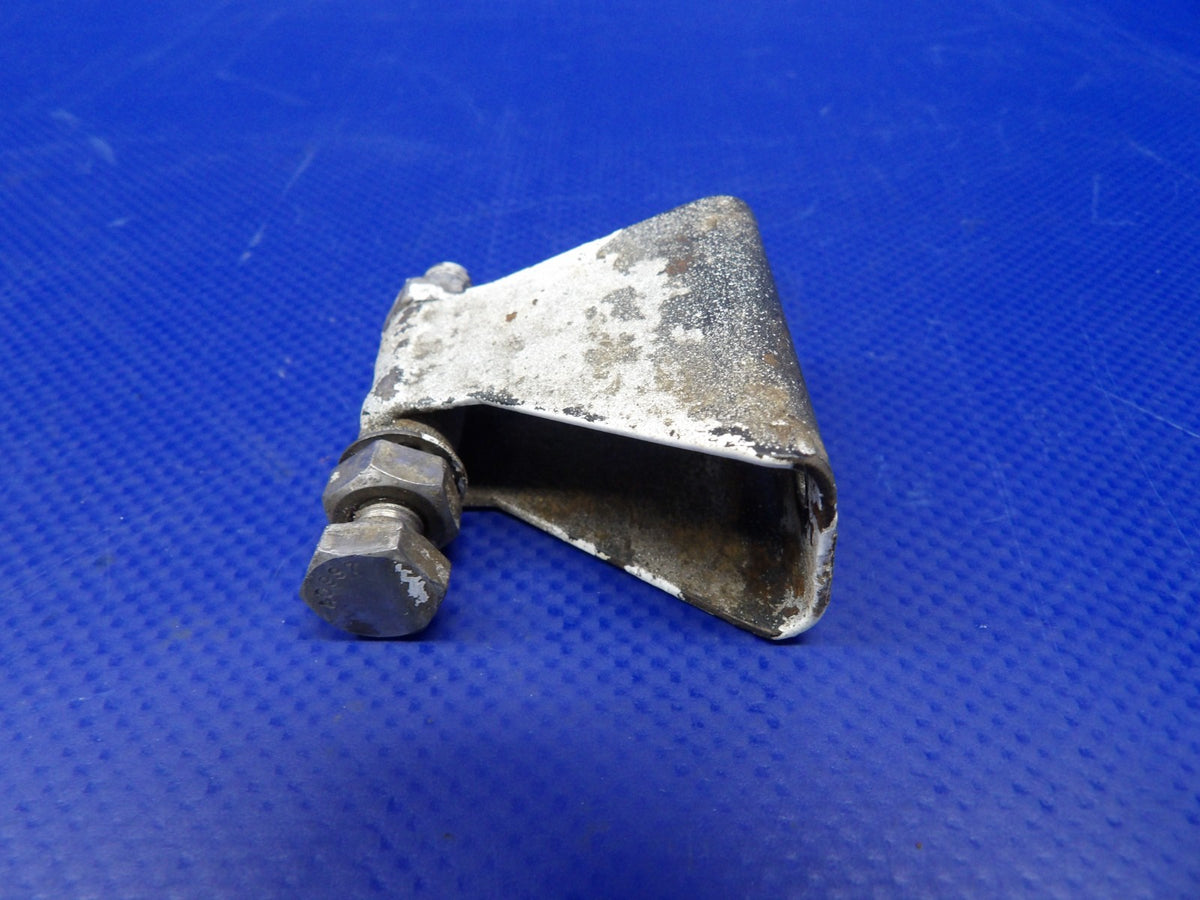 Piper PA-31T1 Cheyenne Nose Gear Idler Link Bracket (0626-1380)3