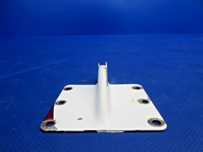 Piper PA-34-200T Seneca II Aft Cabin Door Hinge P/N 68174-00 LOT OF 2 (0626-889)4