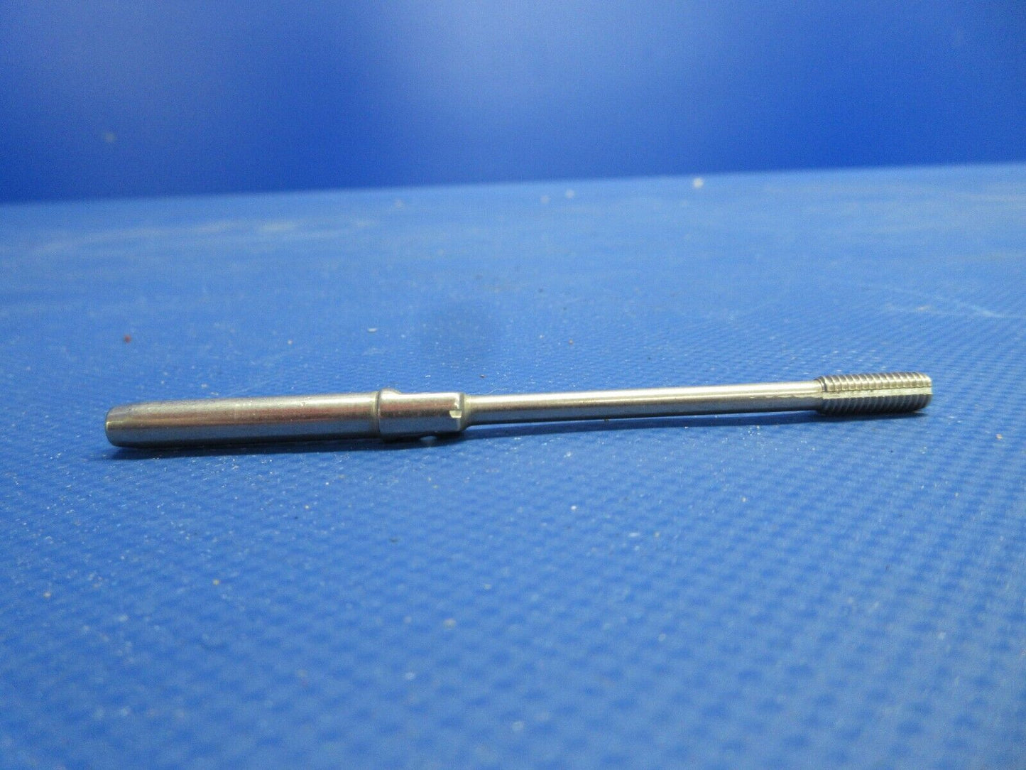3/32 Cable Stud P/N MS21260-L3LH LOT OF 29 NOS (0524-1954)