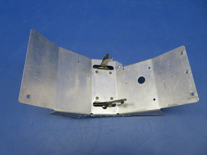 Piper PA-34-200T Cowl Flap Control Console Assy P/N 96453-00 (0524-2069)
