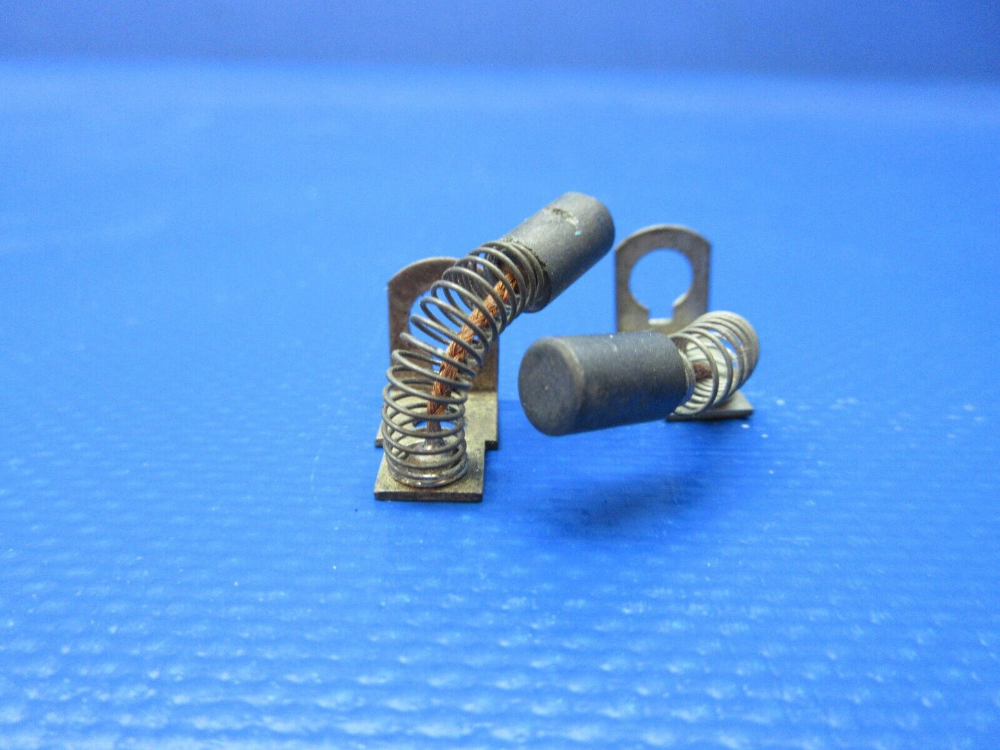 Piper Brushes Alternator P/N 757-142 LOT OF 2 (1124-1442)