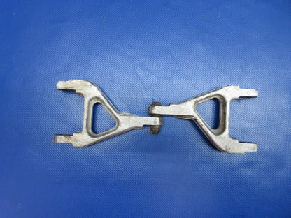Piper PA-46 Malibu Mirage Nose Gear Torque Link Assy P/N 106680-02 (0424-611)