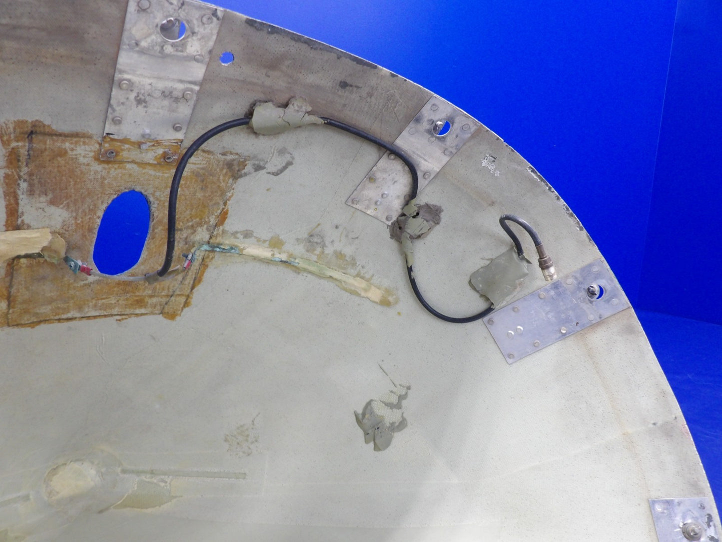 Cessna 421 Nose Cap / Nose Cone / Radome P/N 5113007-1 (0626-1496)8
