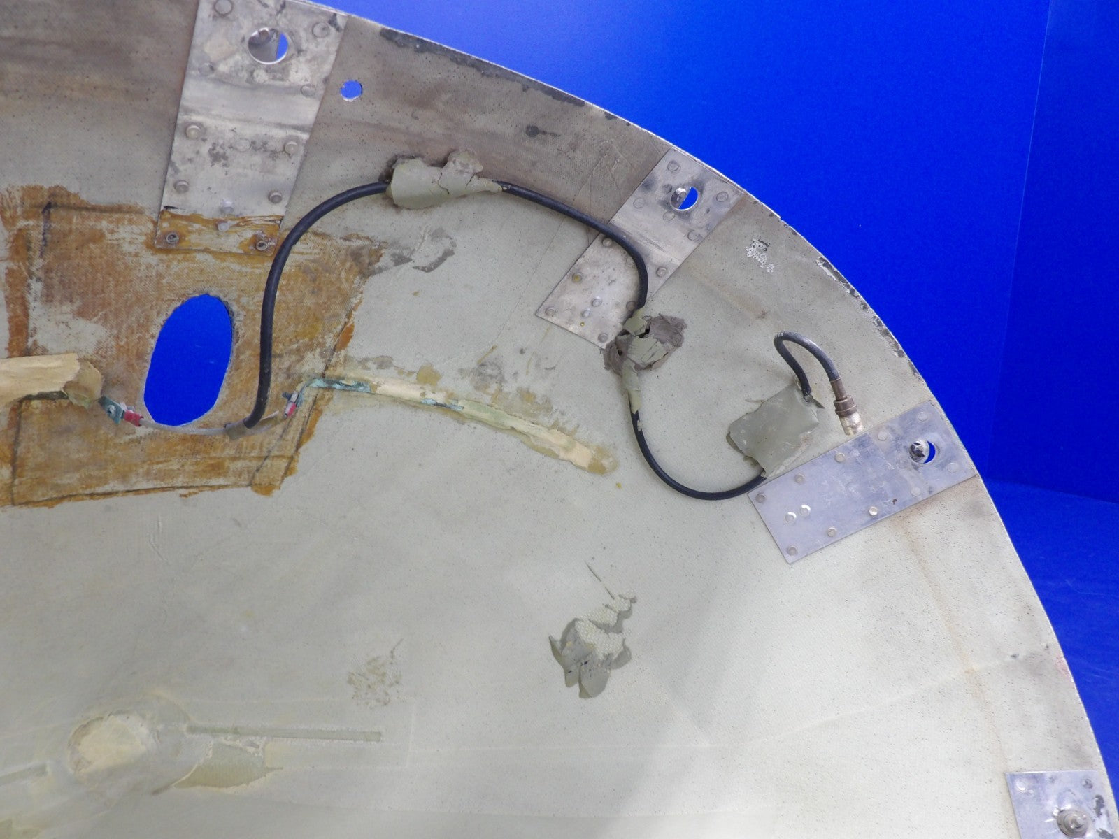 Cessna 421 Nose Cap / Nose Cone / Radome P/N 5113007-1 (0626-1496)8