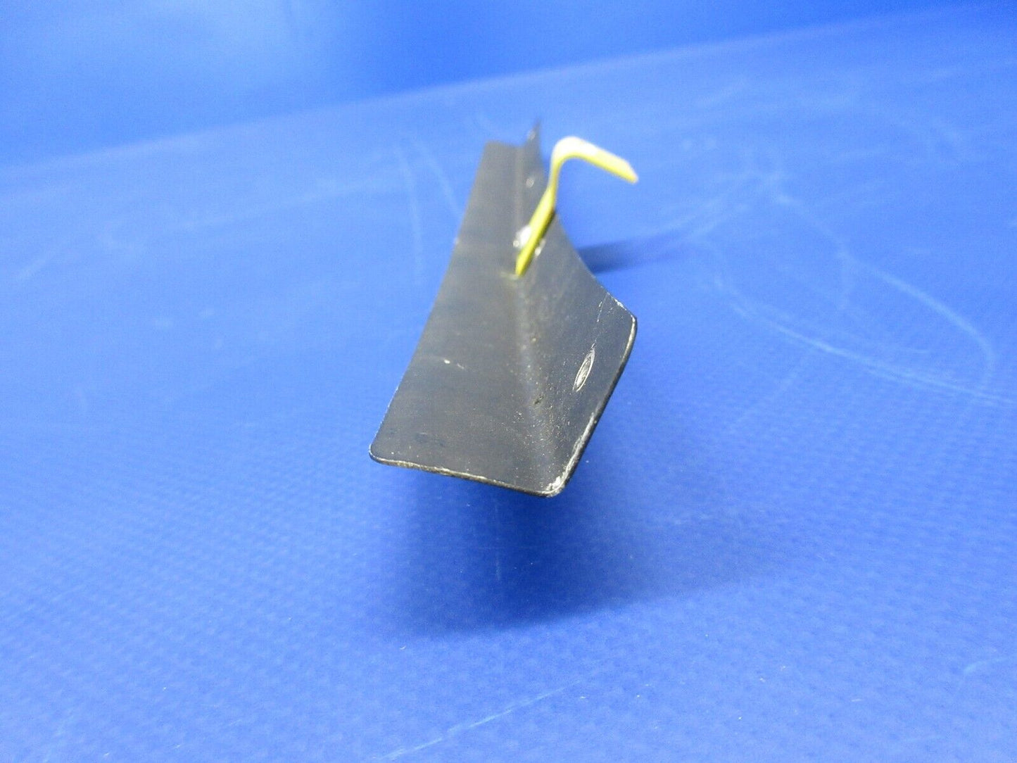 Piper PA-28-181 Pilot Center Window Retainer Bottom & Sides 76264-00 (1224-2043)