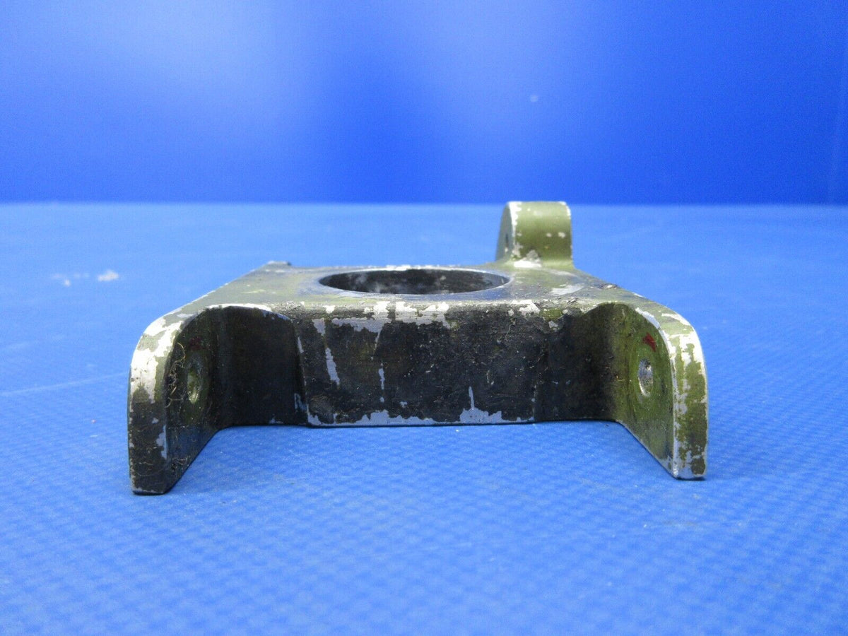 Piper PA-34-200T Seneca II LH Flap Torque Tube Fitting P/N 62421-00 (0 ...