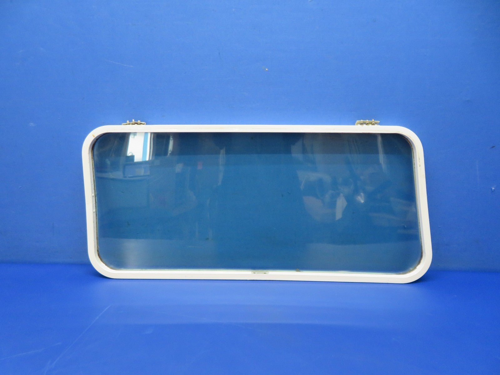 Cessna 182 / 182H LH Door Window P/N 0711050-16, 0711050-17 (0326-116)1