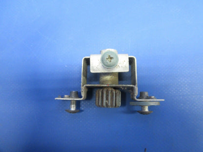 Cessna 150 / 150L Rotary Door Latch Clutch RH P/N 0412066-2 (1024-922)
