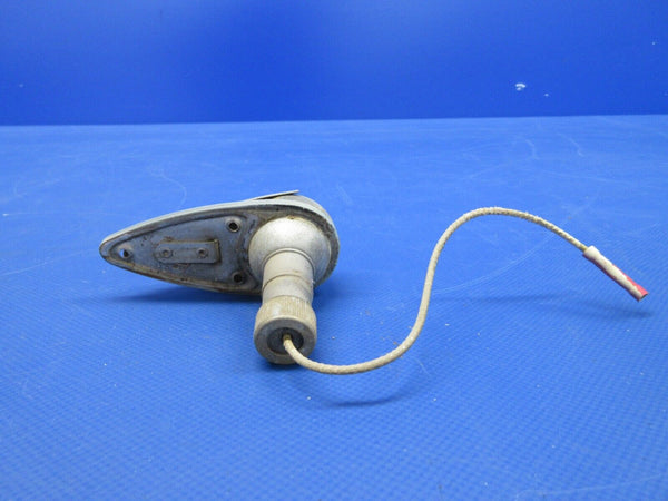 Cessna 175 Wing Position Light Assembly Right Hand P/N 0423006-13 (0524-1328)