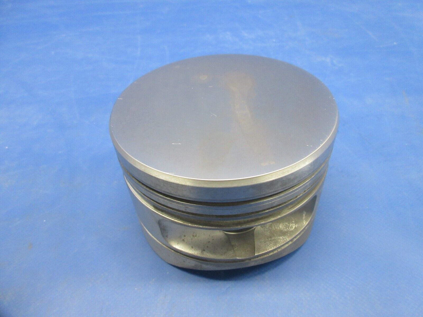 Continental Piston P/N 648013 NOS (1124-851)