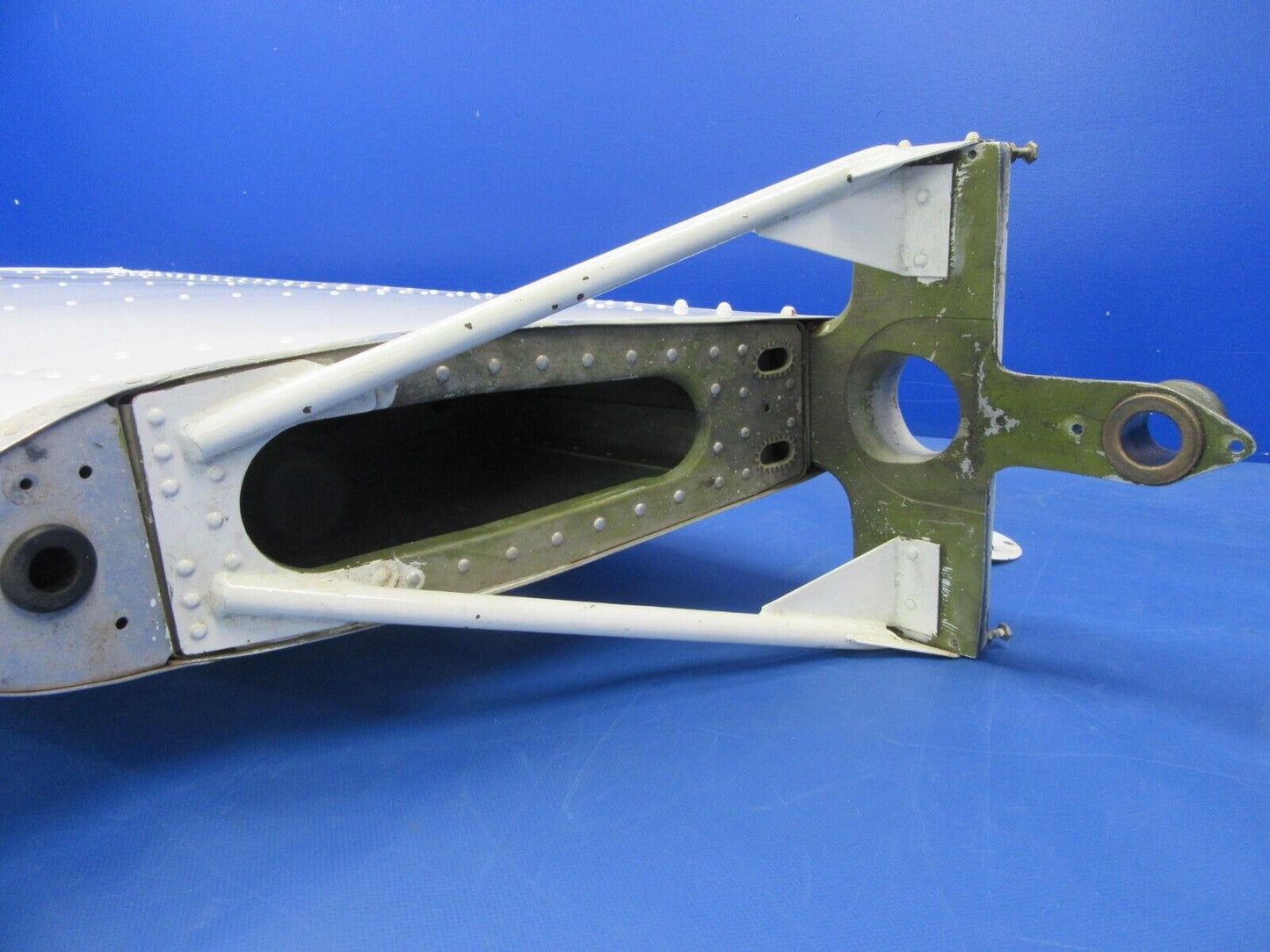 Piper PA-32RT-300T Lance Vertical Stabilizer / Fin Assy P/N 78908-03 (0824-06)