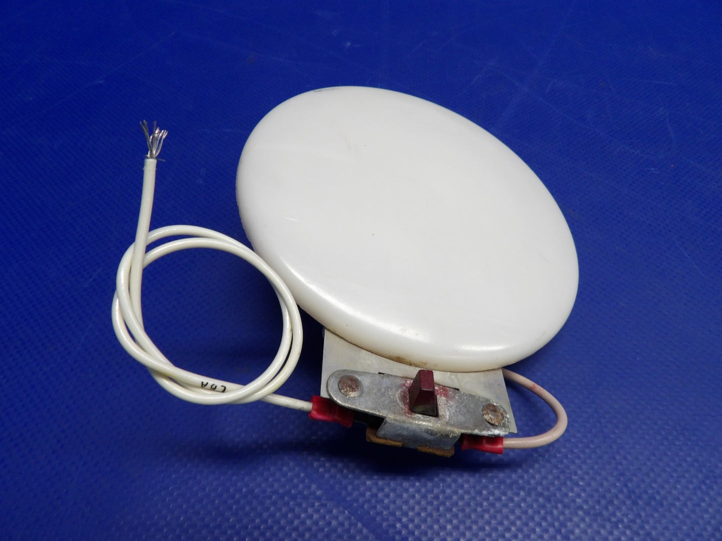 Piper Cherokee Dome Light Reflector & Panel Light P/N 572-582 TESTED (0626-1426)1