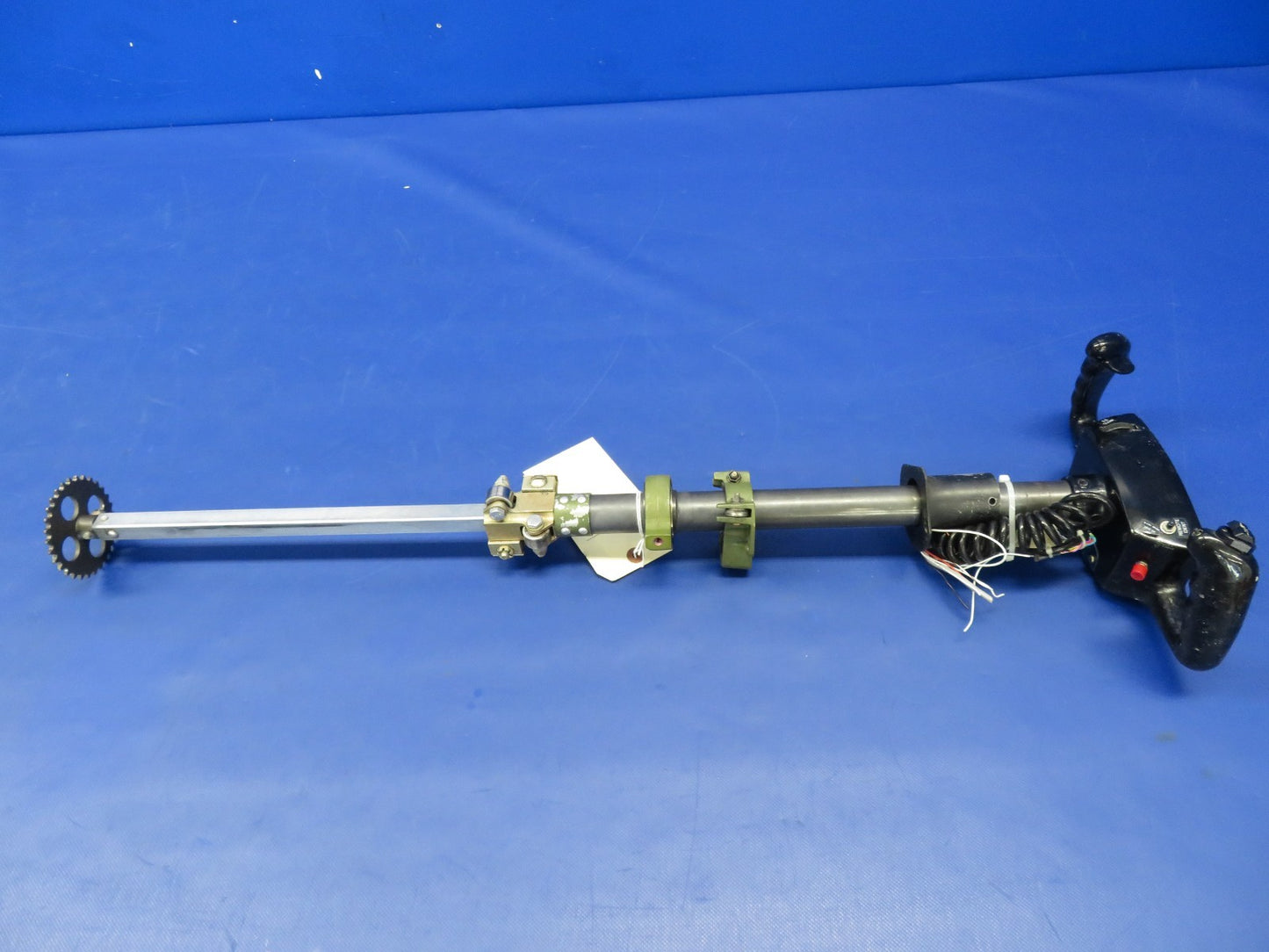 Cessna 421 LH Control Wheel P/N 0861326-24 w/ Cygnet Trim Switch (0726-437)5
