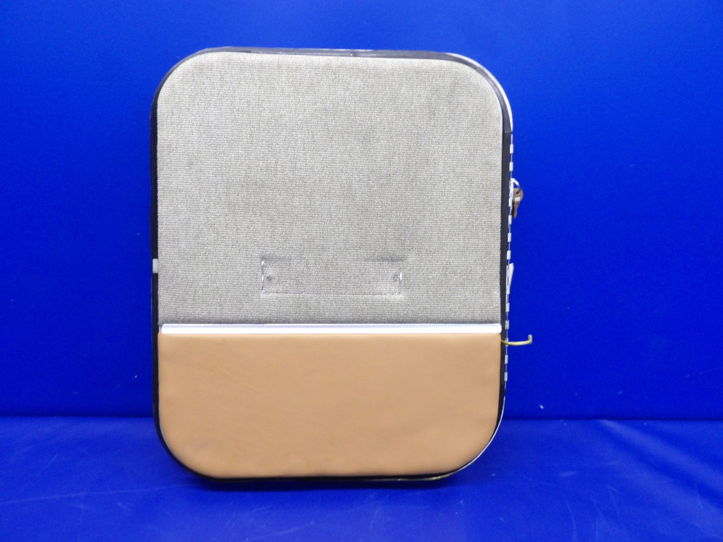 Beech 95 Travel Baggage Door w/ Key 35-410070-93, 95-420015-169 (0226-2032)1