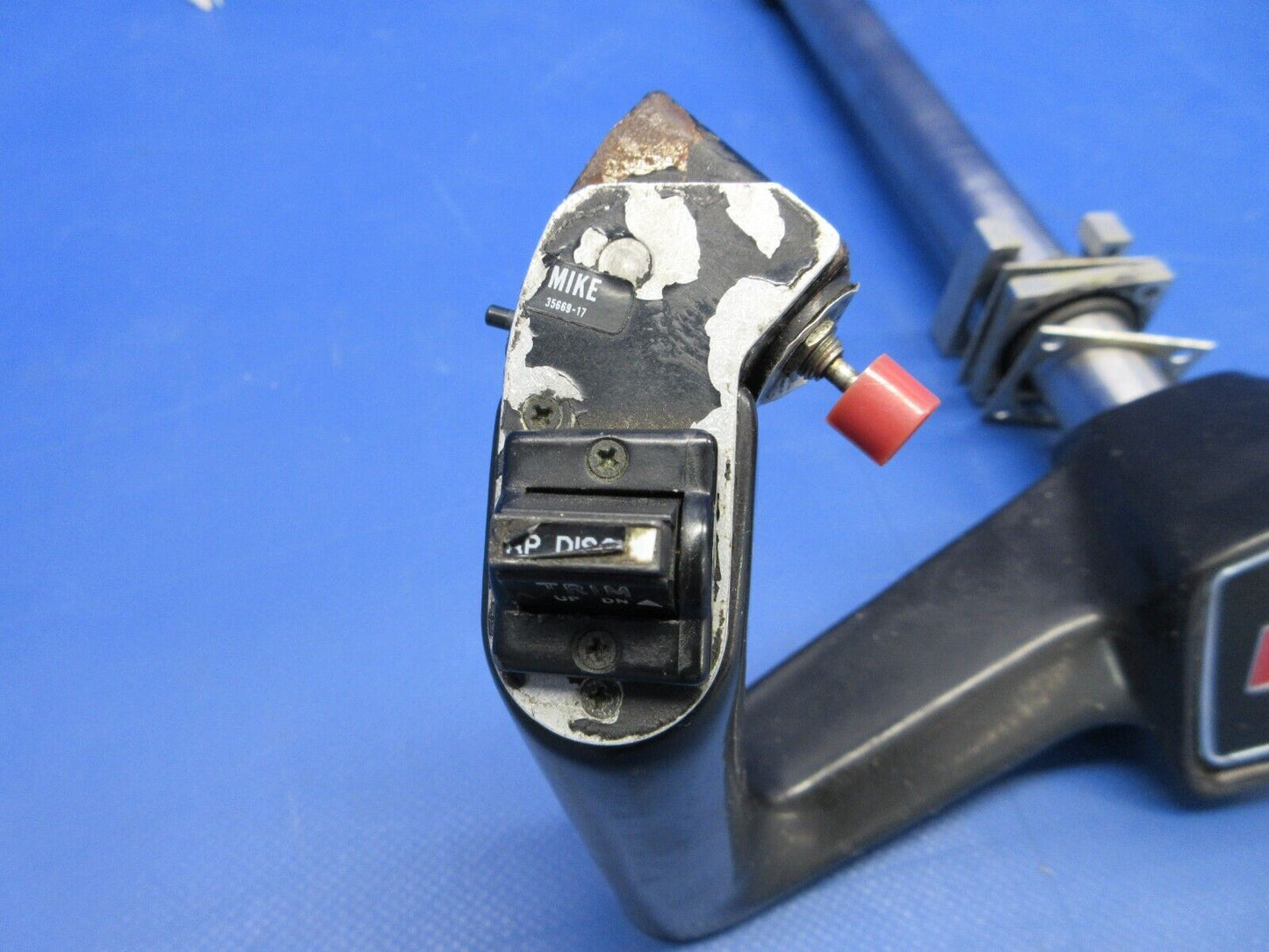 Piper PA-34-200T Control Wheel Assy w/ Trim Control P/N 79276-00 (0524-2074)