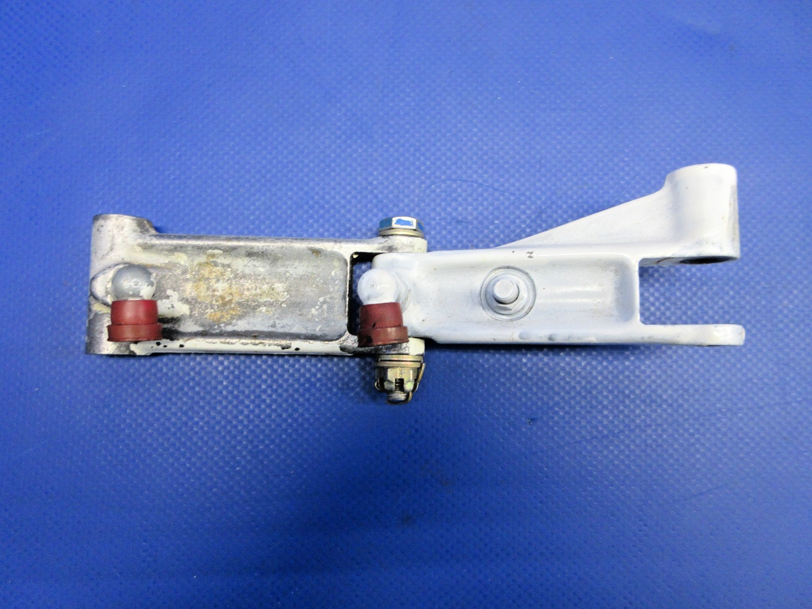 Beech D95A Nose Landing Gear Steering Idler Cross Link P/N 35-825173 (0326-782)3