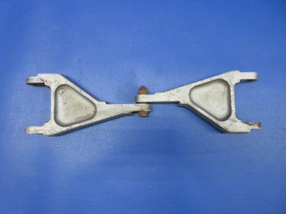 Piper PA23 Aztec Nose Gear Scissor & Bushing Assy P/N 752-914 (0324-718)