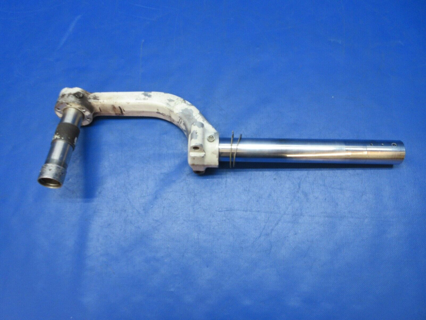 Piper PA-34-200T MG Strut, Fork & Axle w/ Nut & Bushing P/N 67037-06 (0924-1411)