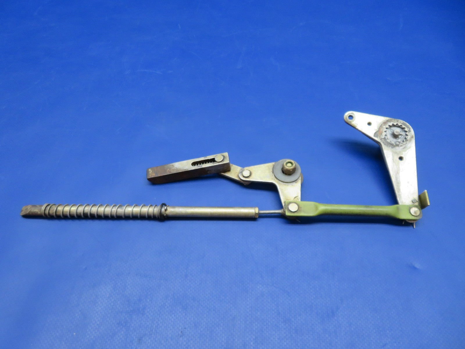 Beech 58 Baron FWD Utility Door Latch P/N 36-430012-5 (0326-126)14