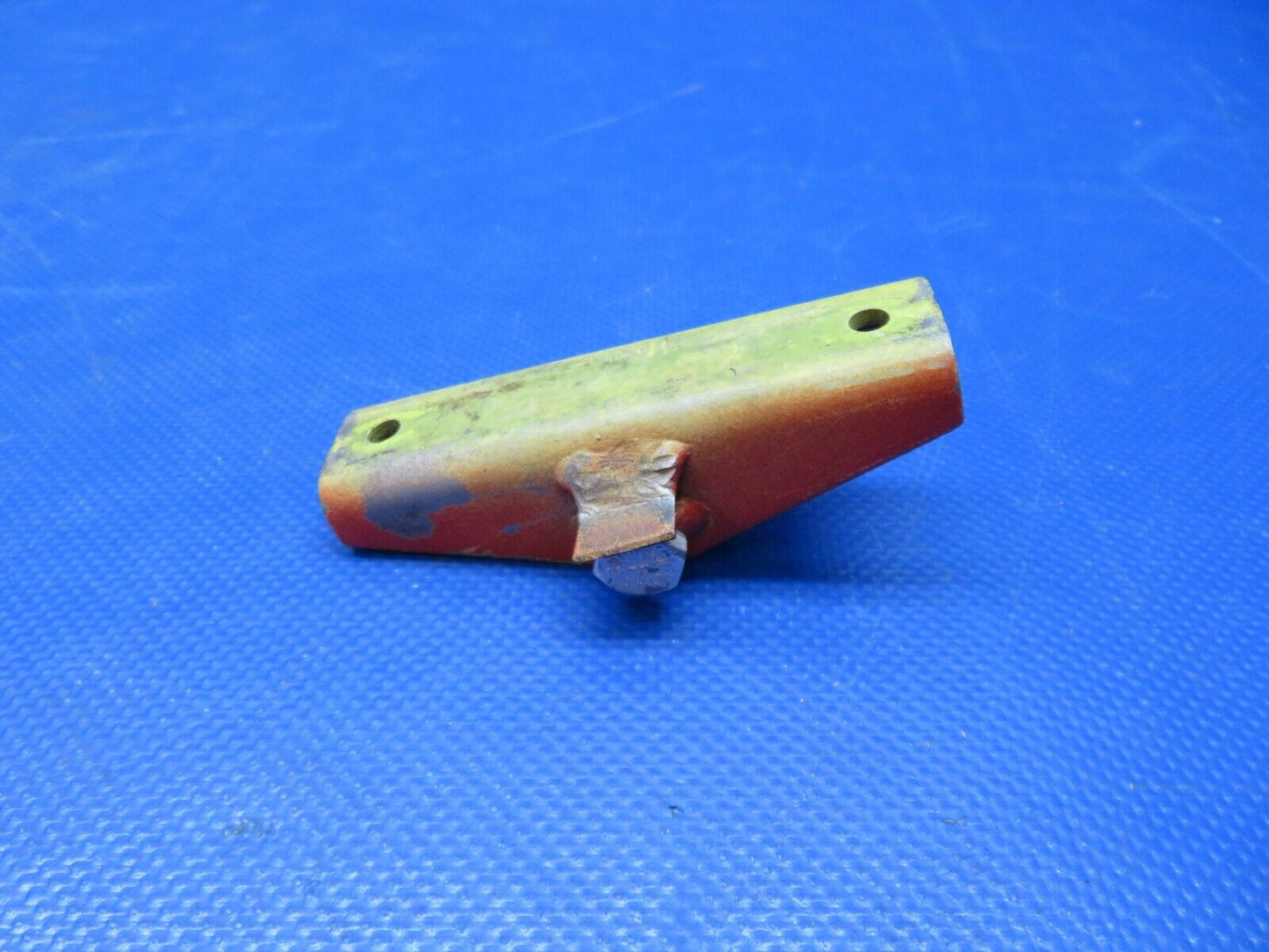 Piper PA-23-250 Aztec Rudder Bottom Hinge Assy P/N 16112-02 (0824-869)