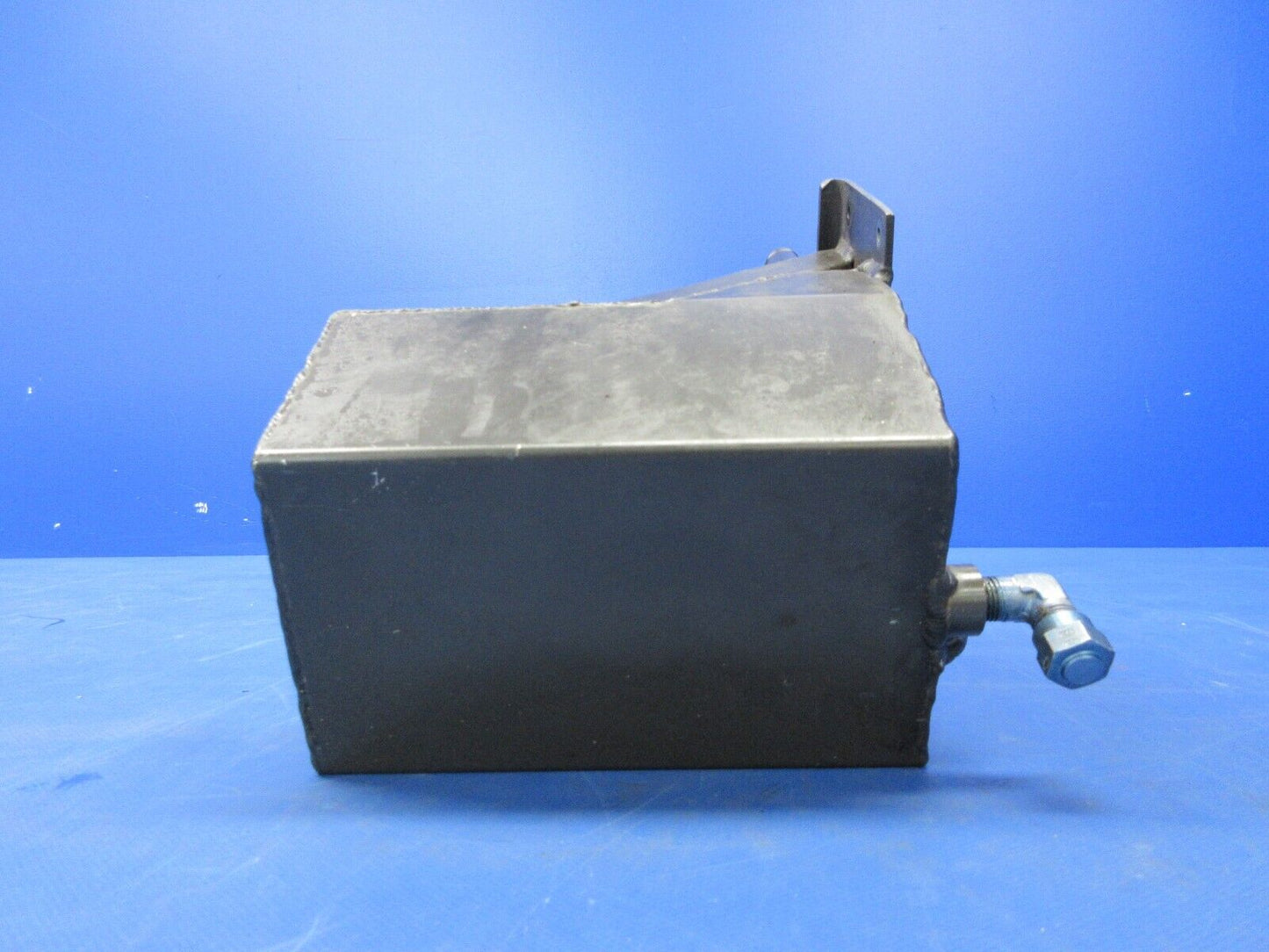 Piper PA-23-235 / 250 Turbocharger Oil Tank P/N 286-P23-0280111F (0824-2042)