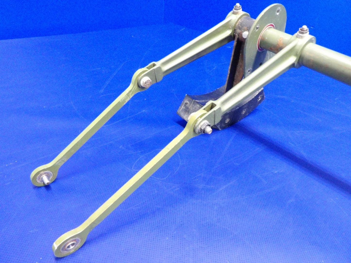 Cessna 421 Flight Controls Interconnect Torque Tube P/N 5091503-1 (0726-2081)1
