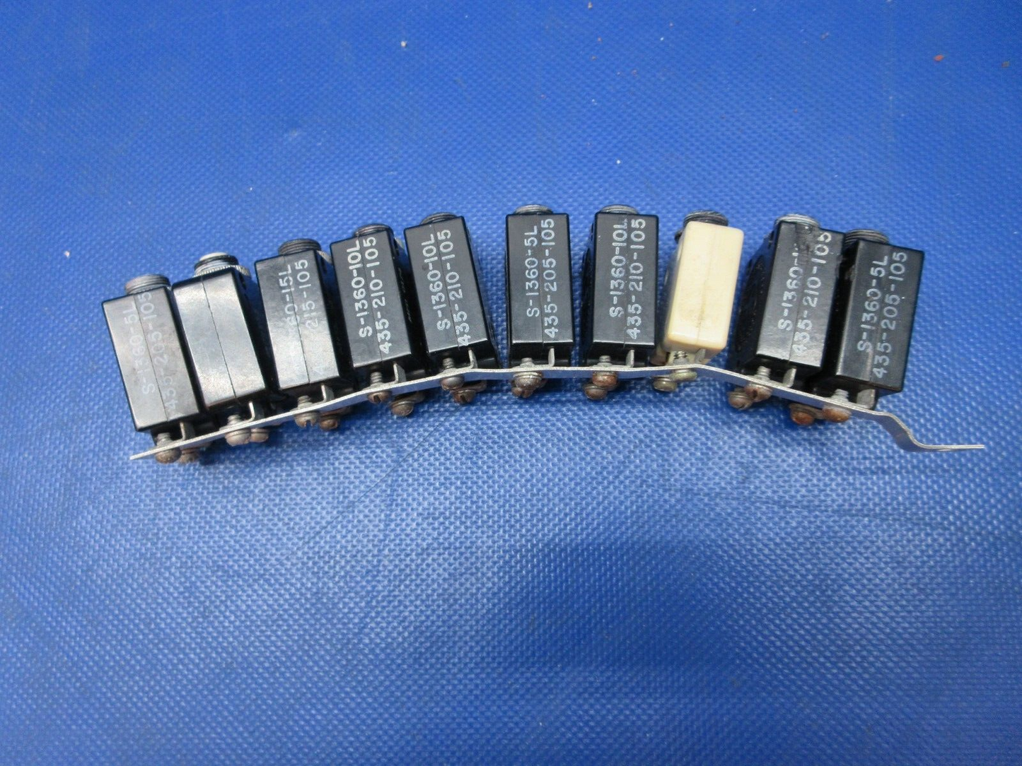 Cessna Wood Electric Circuit Breakers P/N 1600-041-01008 LOT OF 18 (0924-1367)