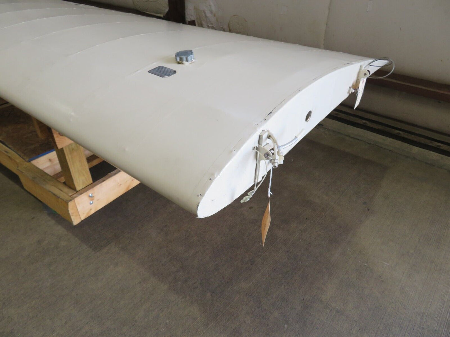 Champion 7ECA / 7GCAA / 7KCAB Citabria RH Wood Spar Wing DAMAGED (0524-94)