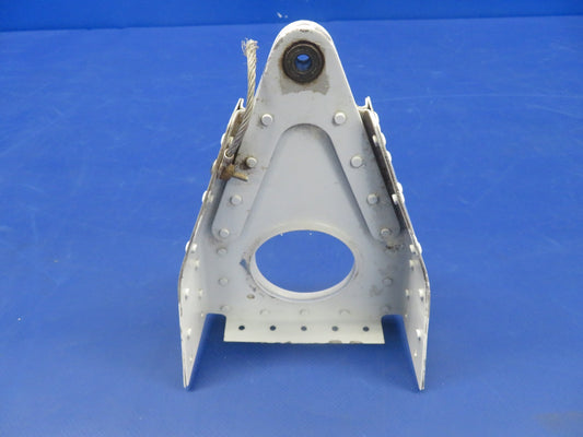 Cessna 421 Vertical Stabilizer Middle Hinge P/N 5131012-1 (0726-410)0